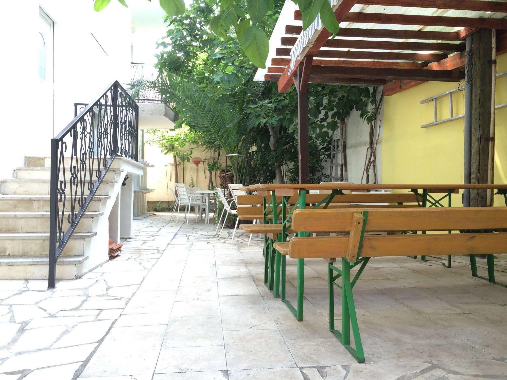 Pansion Begic Hotel Omis Exterior photo